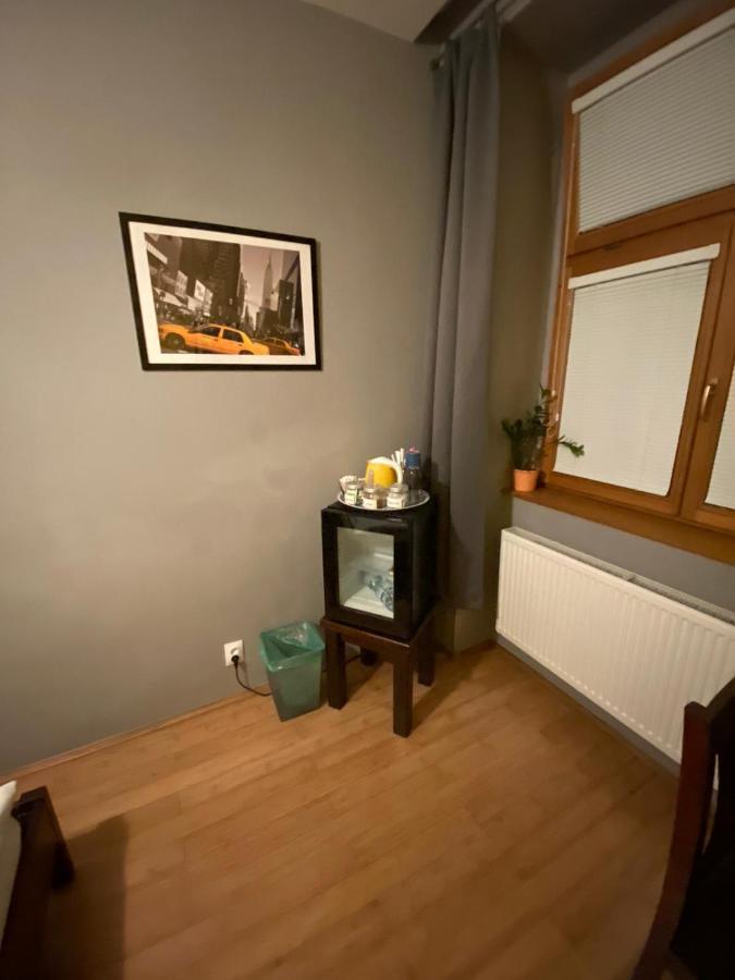 Central Studios Прага Екстериор снимка